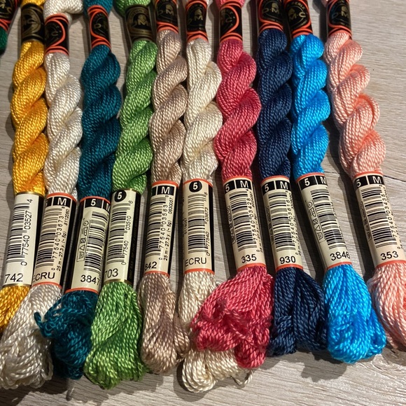 DMC Size 5 Pearl Cotton thread. The threads are new and unused. - Picture 4 of 4